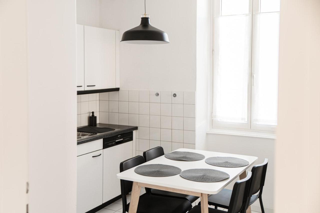 Giuka Apartment By Quokka 360 - Close To The Station Massagno Esterno foto